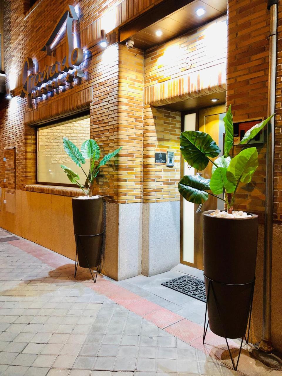Hostal Granado Madrid Dış mekan fotoğraf